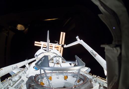 STS116-E-05500