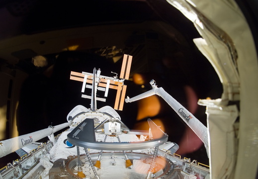 STS116-E-05506