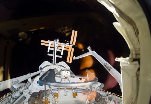 STS116-E-05507