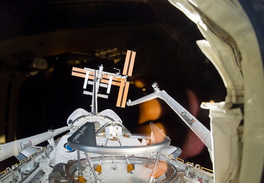 STS116-E-05509