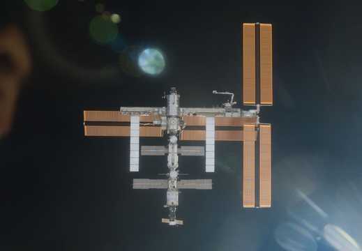 STS116-E-05516
