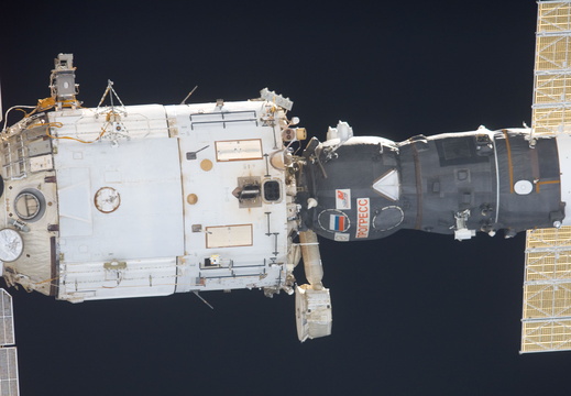 STS116-E-05662