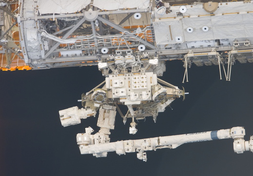 STS116-E-05680