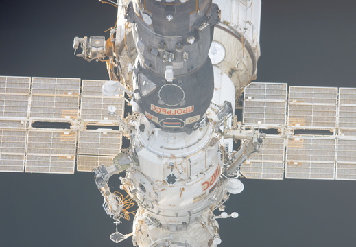 STS116-E-05708