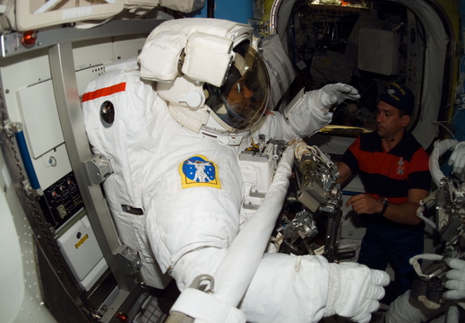 STS116-E-05853