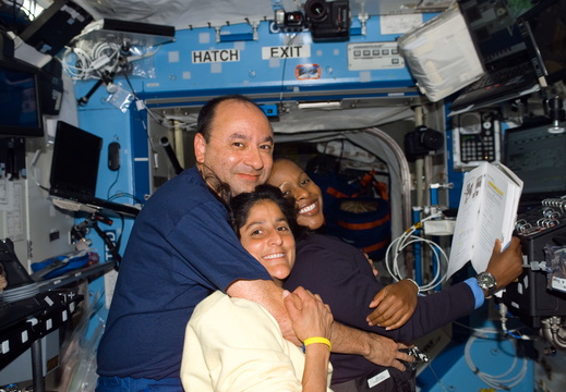 STS116-E-05880