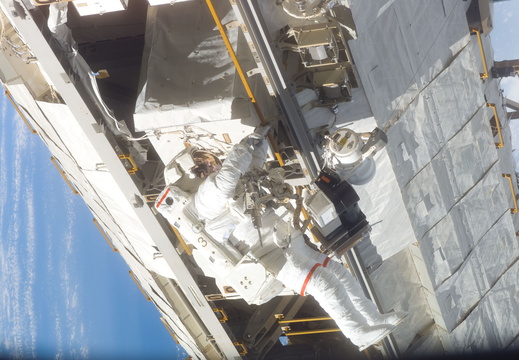 STS116-E-05990