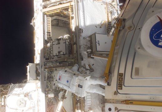 STS116-E-06001