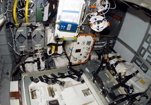 STS116-E-06092