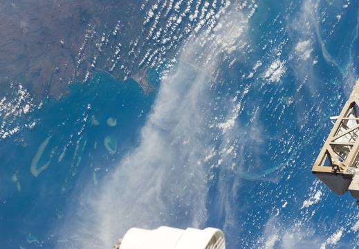 STS116-E-06331