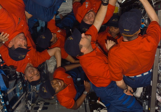 STS116-E-06438