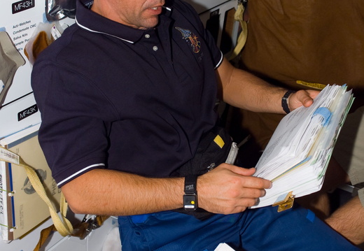 STS116-E-06504