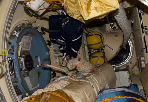 STS116-E-06532