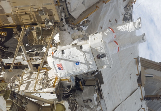STS116-E-06571