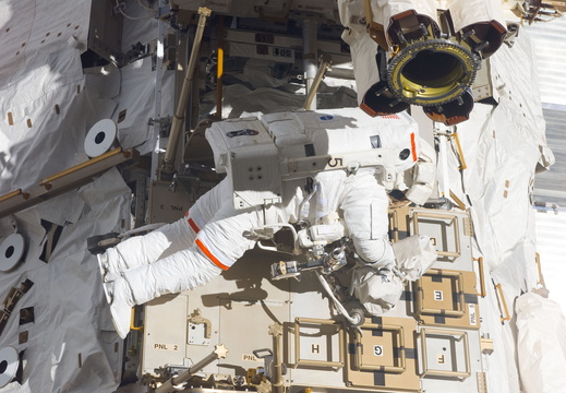 STS116-E-06577