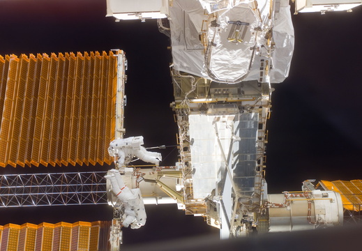 STS116-E-06609
