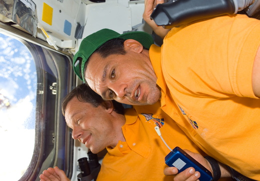 STS116-E-06657