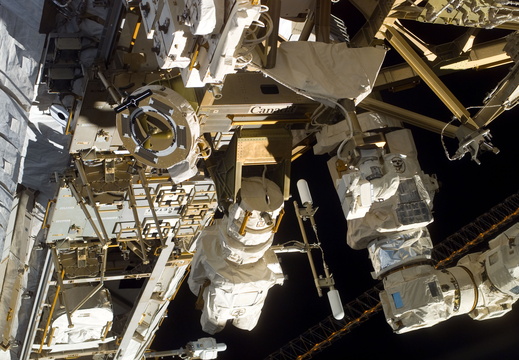 STS116-E-06735