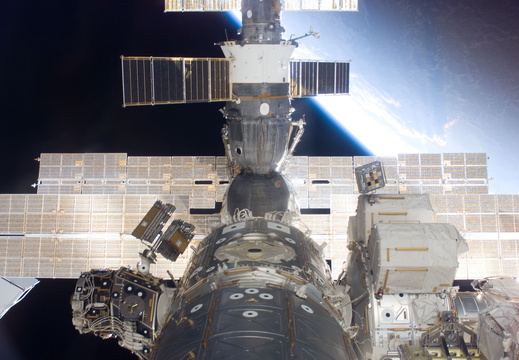 STS116-E-06755