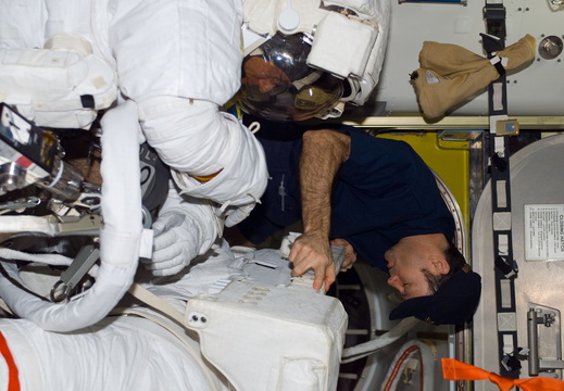 STS116-E-06817