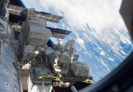 STS116-E-06906