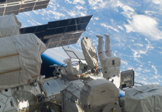 STS116-E-06908
