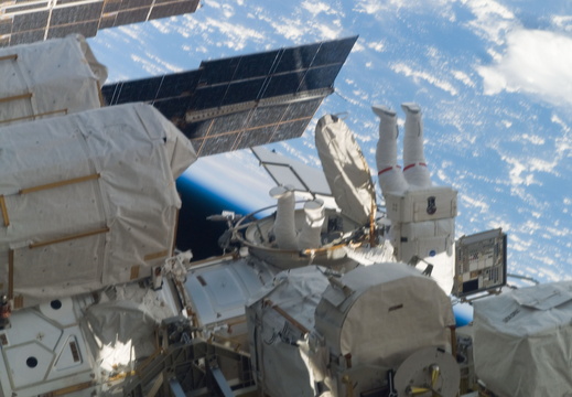 STS116-E-06909