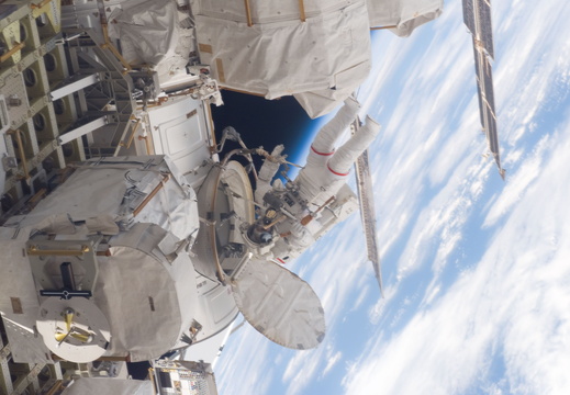 STS116-E-06938