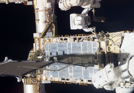 STS116-E-06962