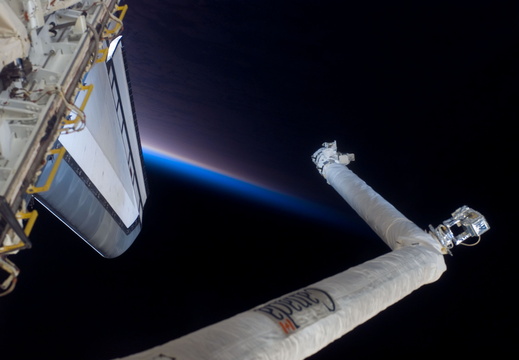 STS116-E-07007