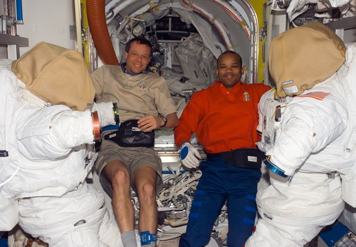 STS116-E-07025