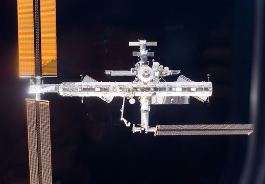STS116-E-07068