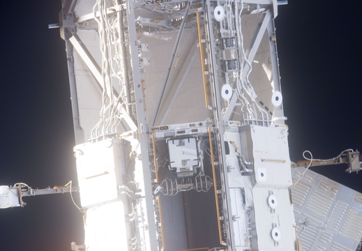 STS116-E-07078