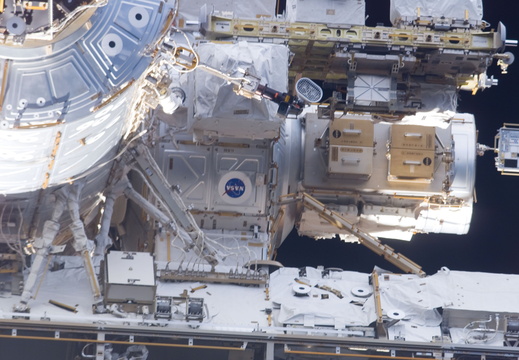 STS116-E-07096