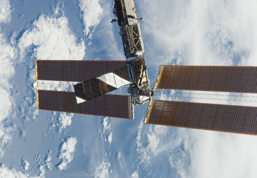 STS116-E-07110