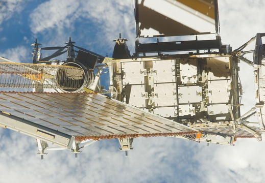 STS116-E-07128