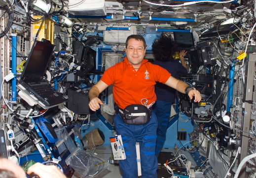 STS116-E-07423