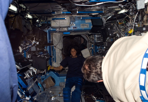 STS116-E-07430