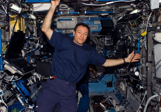 STS116-E-07431