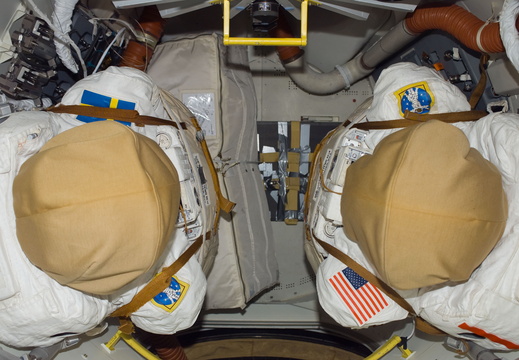 STS116-E-07450