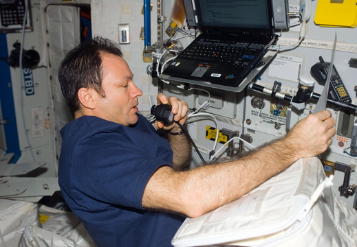 STS116-E-07454
