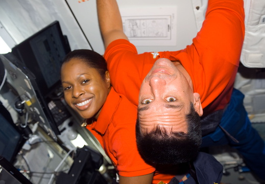 STS116-E-07456