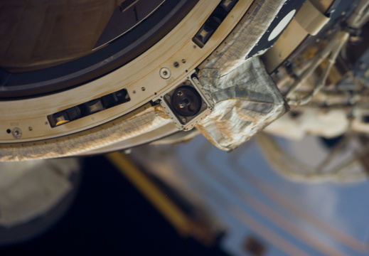 STS116-E-07489