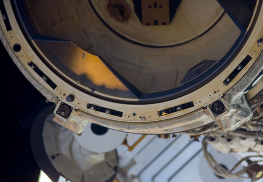 STS116-E-07492