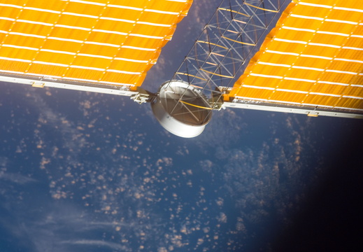 STS116-E-07525