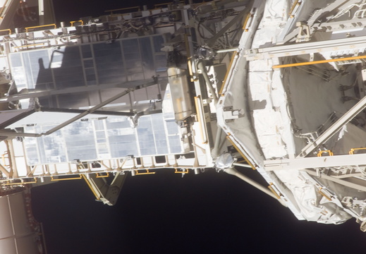 STS116-E-07527