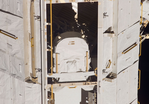STS116-E-07531
