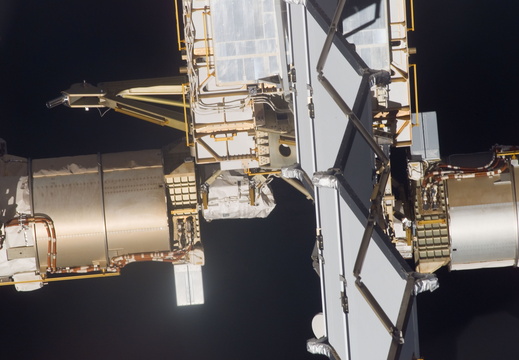 STS116-E-07545