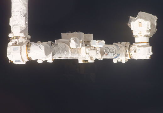 STS116-E-07548
