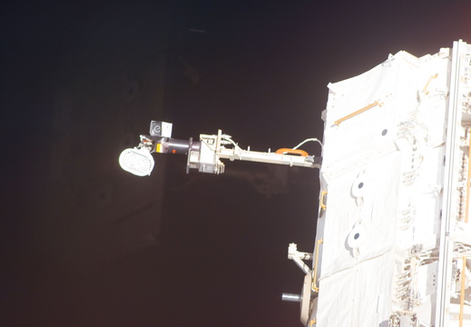 STS116-E-07550